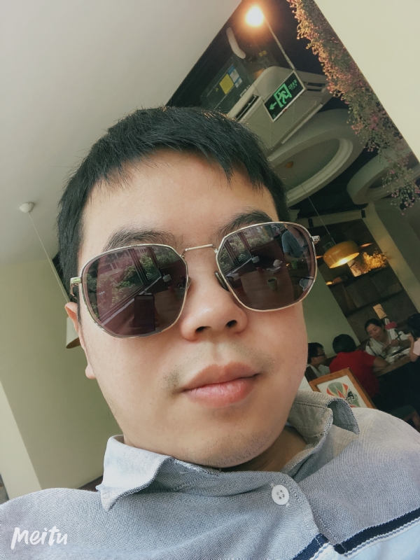 月台等路人的第一张照片--福清征婚网