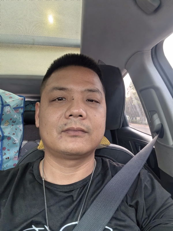 卖电池的大叔的第一张照片--福清征婚网